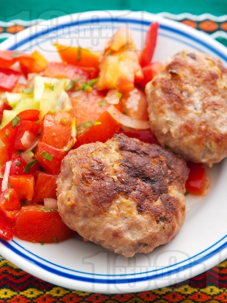 Пържени кюфтета (класическа рецепта) - снимка на рецептата Пържени кюфтета (класическа рецепта) - снимка на рецептата